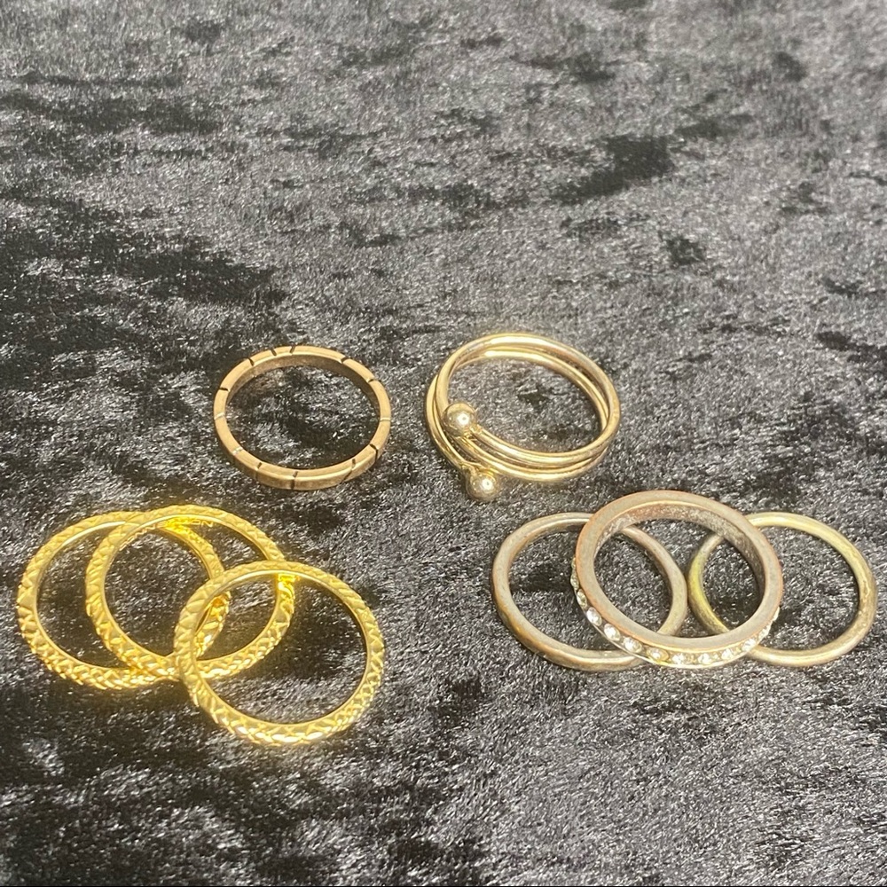 8 Costume Rings - Picture 7 of 11